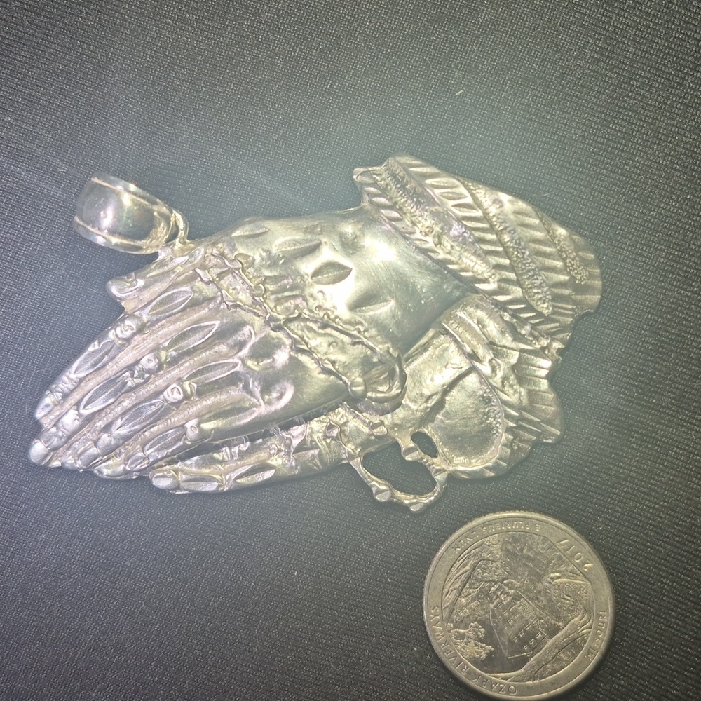 Silver Praying Hands Pendant